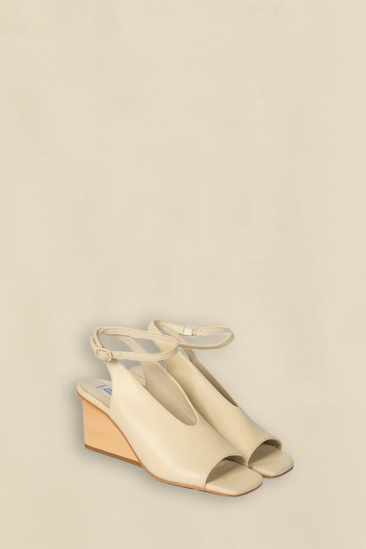 Zoe Kratzmann | Gala Wedge | Parchment