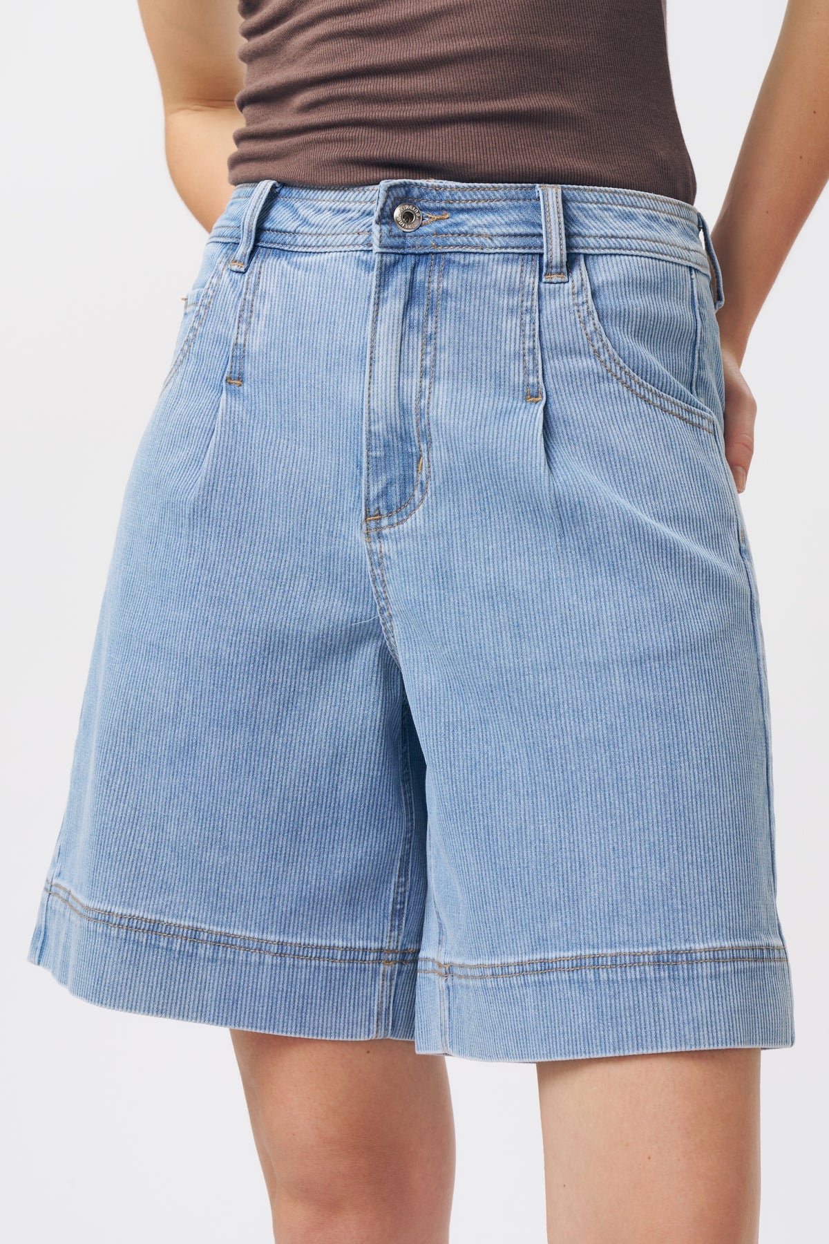 Kireina | Bijou Cord Short | Light Blue