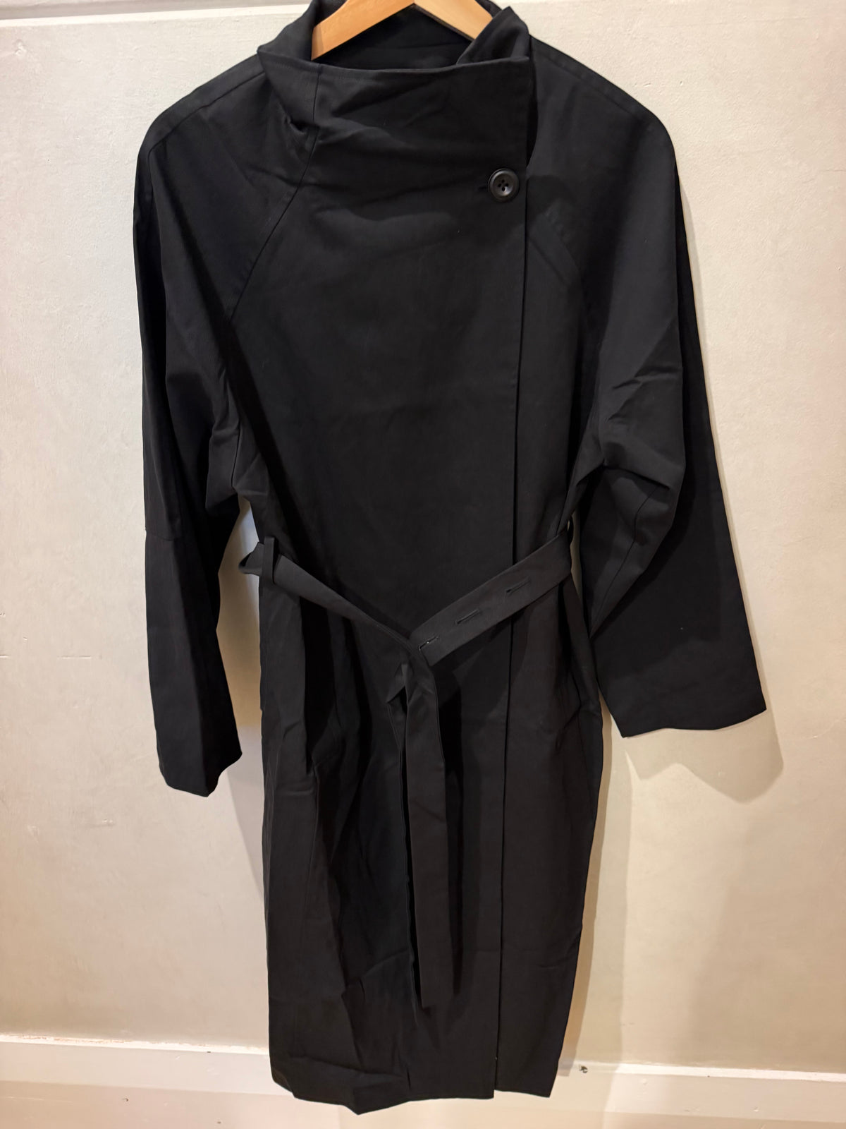 GDS | Drop Shoulder Trench Coat | Black