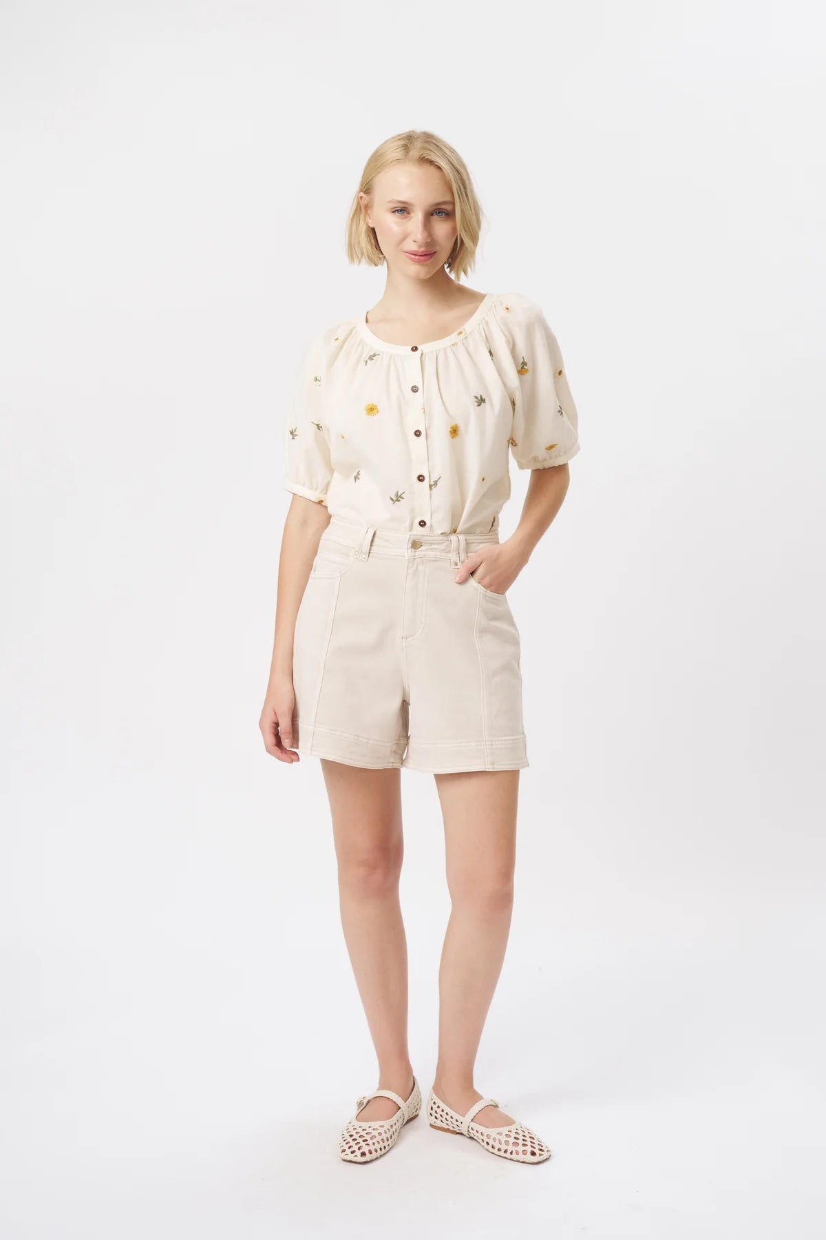 Kireina | Sydney Short | Sand