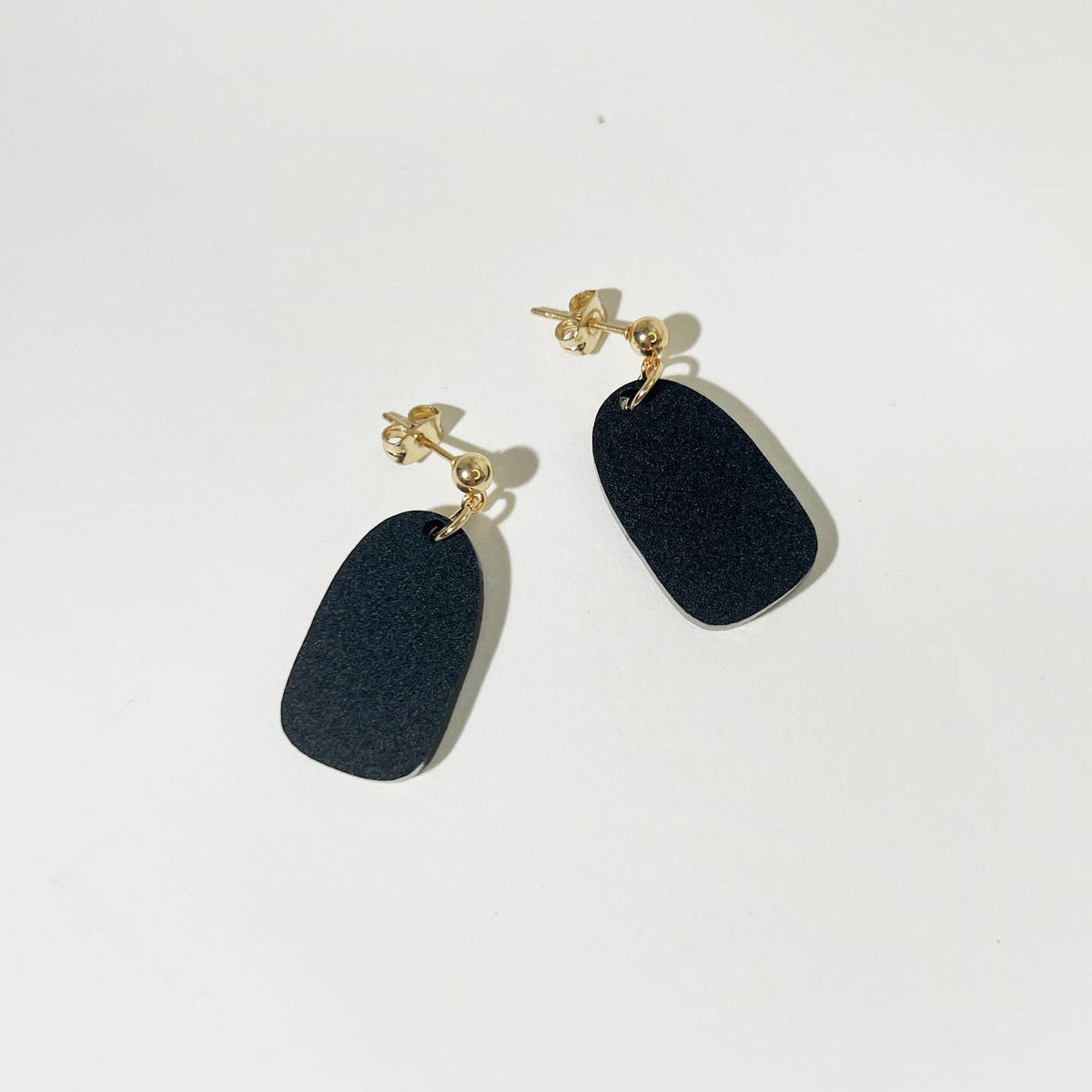 Mingled | Clio Minimalist Earrings | Black and Gold