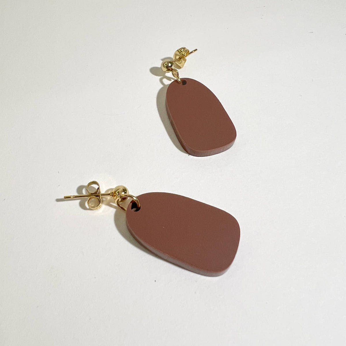 Mingled | Clio Minimalist Earrings | Nutmeg and Gold