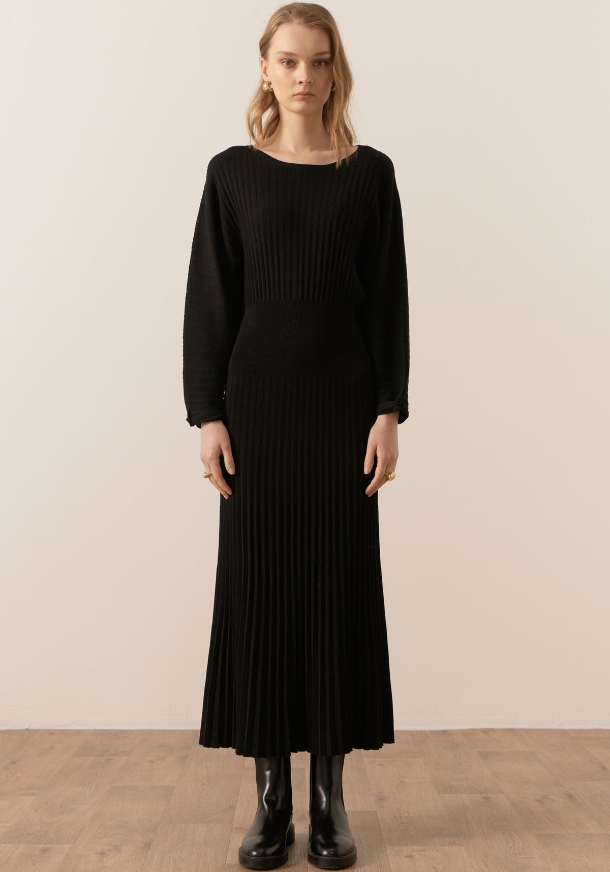 POL Clothing Sale | Gizelle Pleated Maxi Dress | Black