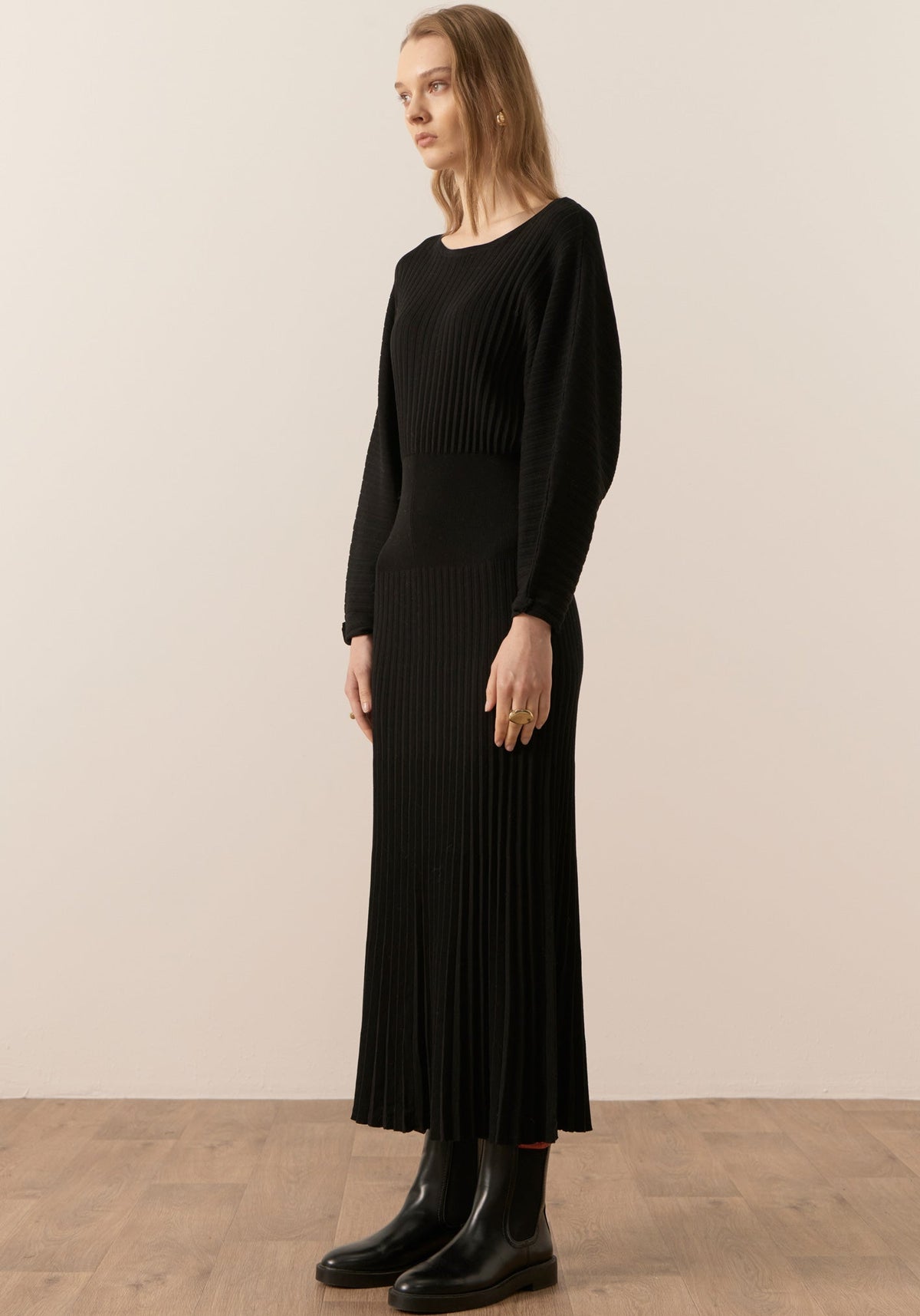 POL Clothing Sale | Gizelle Pleated Maxi Dress | Black