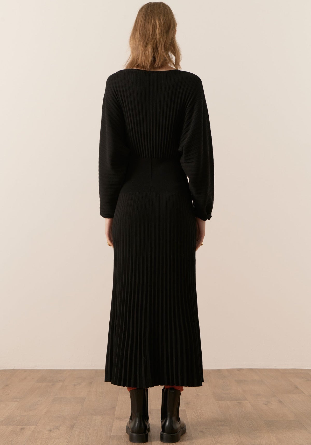 POL Clothing Sale | Gizelle Pleated Maxi Dress | Black