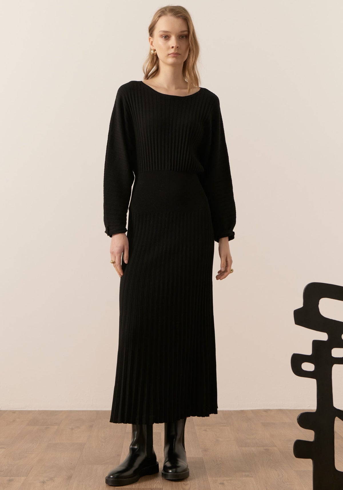 POL Clothing Sale | Gizelle Pleated Maxi Dress | Black