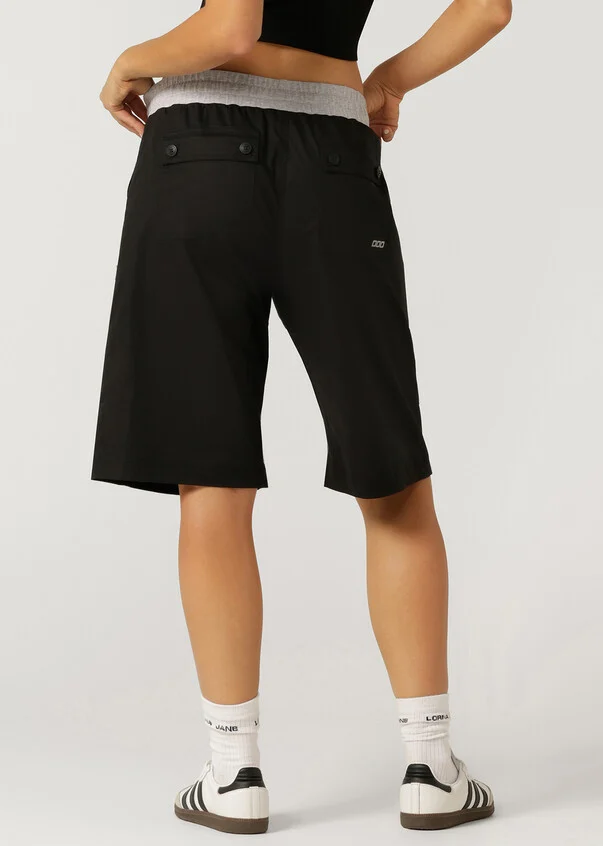 Lorna Jane Activewear | Flashdance 3/4 Shorts | Black