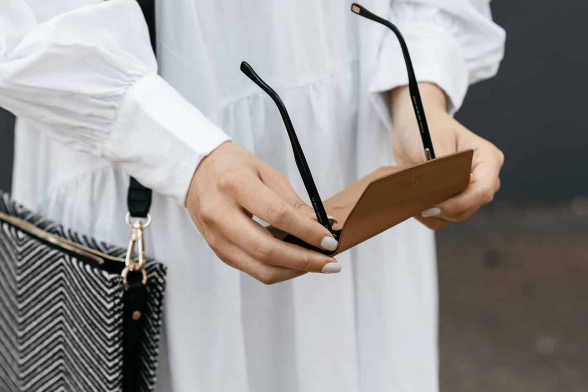 Fox And Leo | Glasses Case | Tan