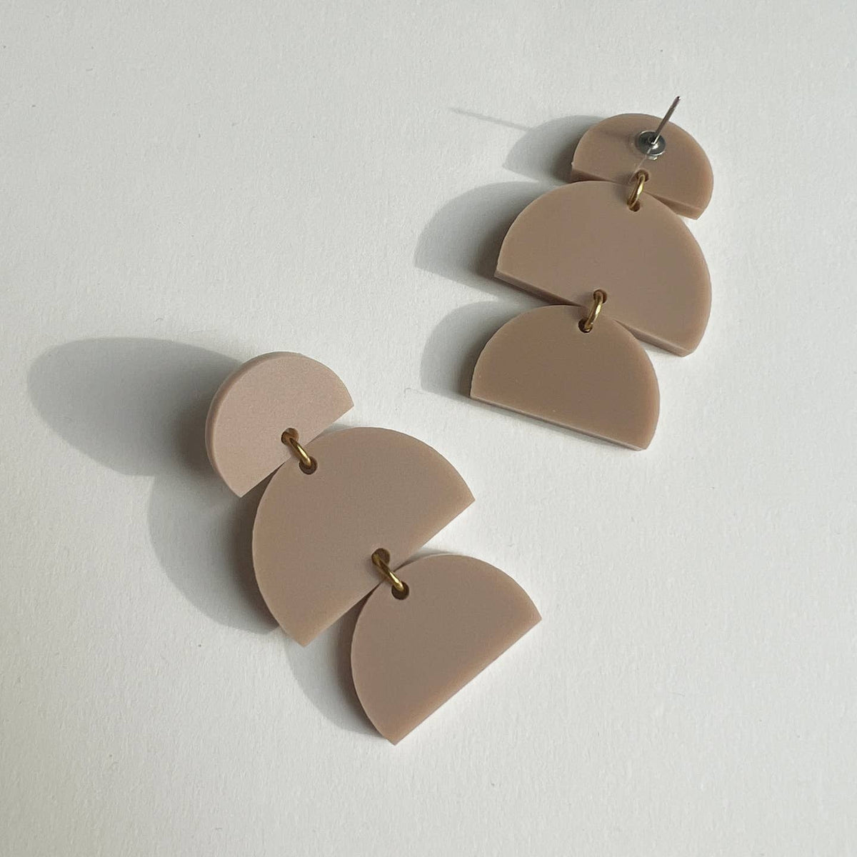 Mingled | Izzy Dangle Earrings | Taupe