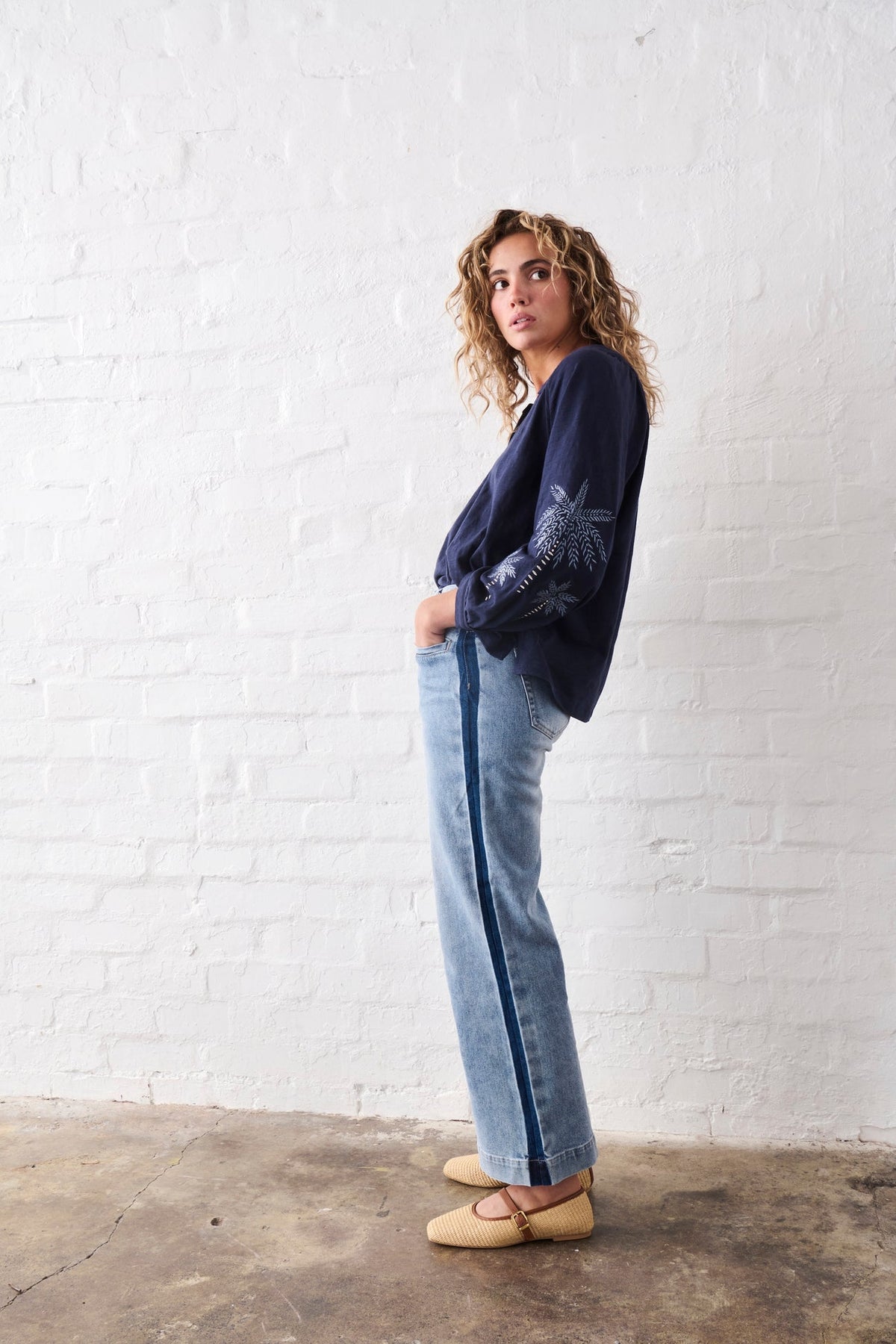 Kireina | Freya Jean | Side Panel | Waterfall