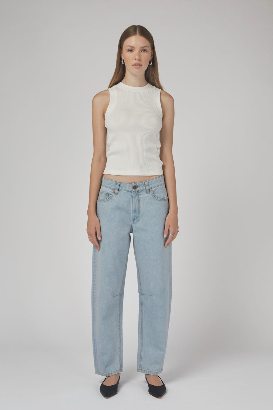 Dricoper | Chloe Mid Rise Barrel Jeans | Sunbleach