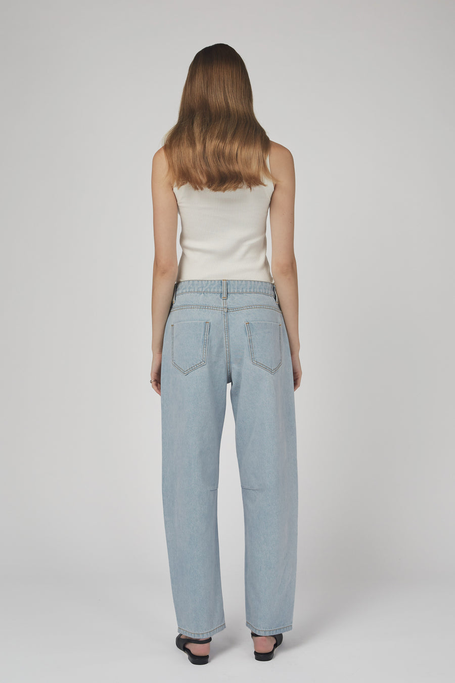 Dricoper | Chloe Mid Rise Barrel Jeans | Sunbleach