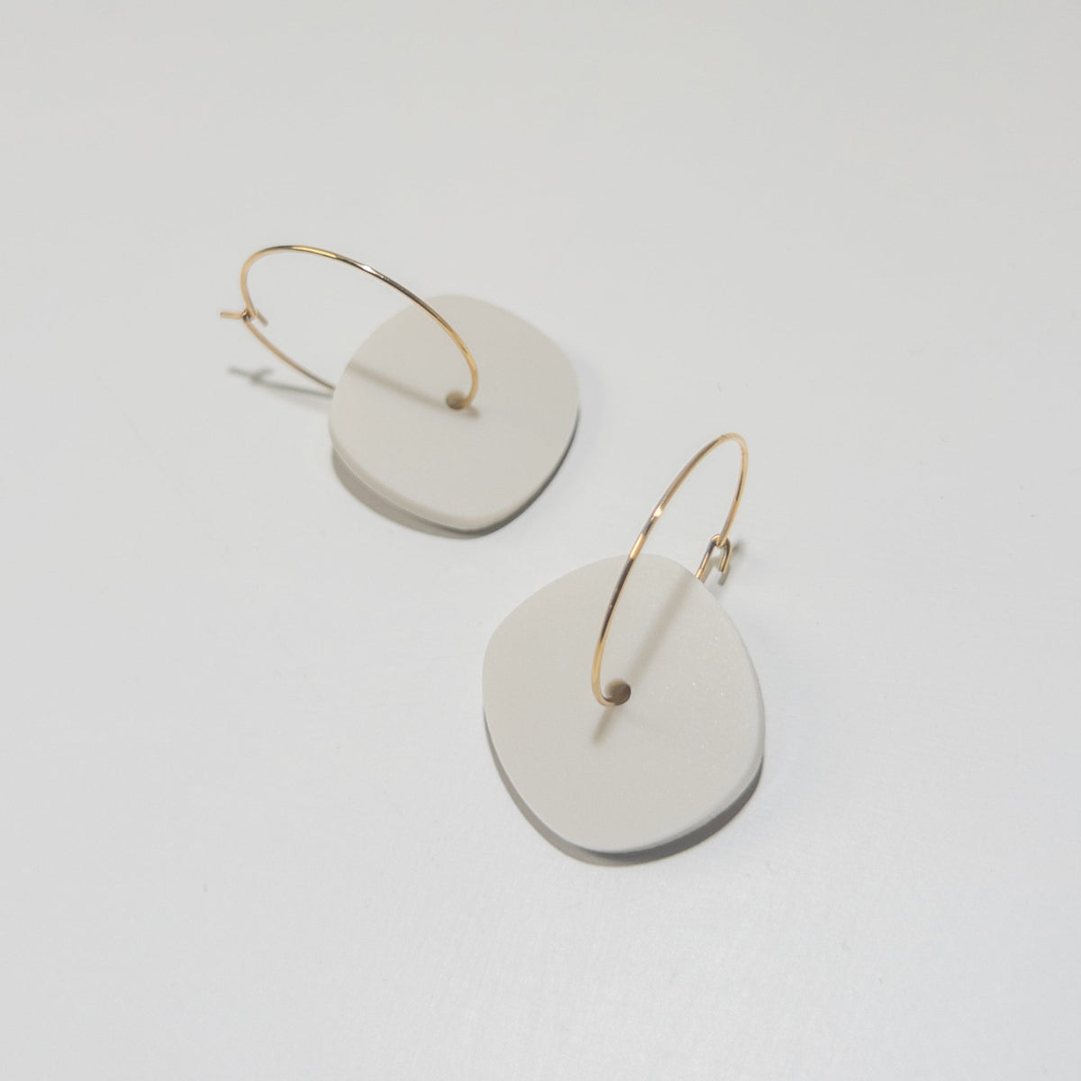 Mingled | Aura Hoops | Ivory Beige