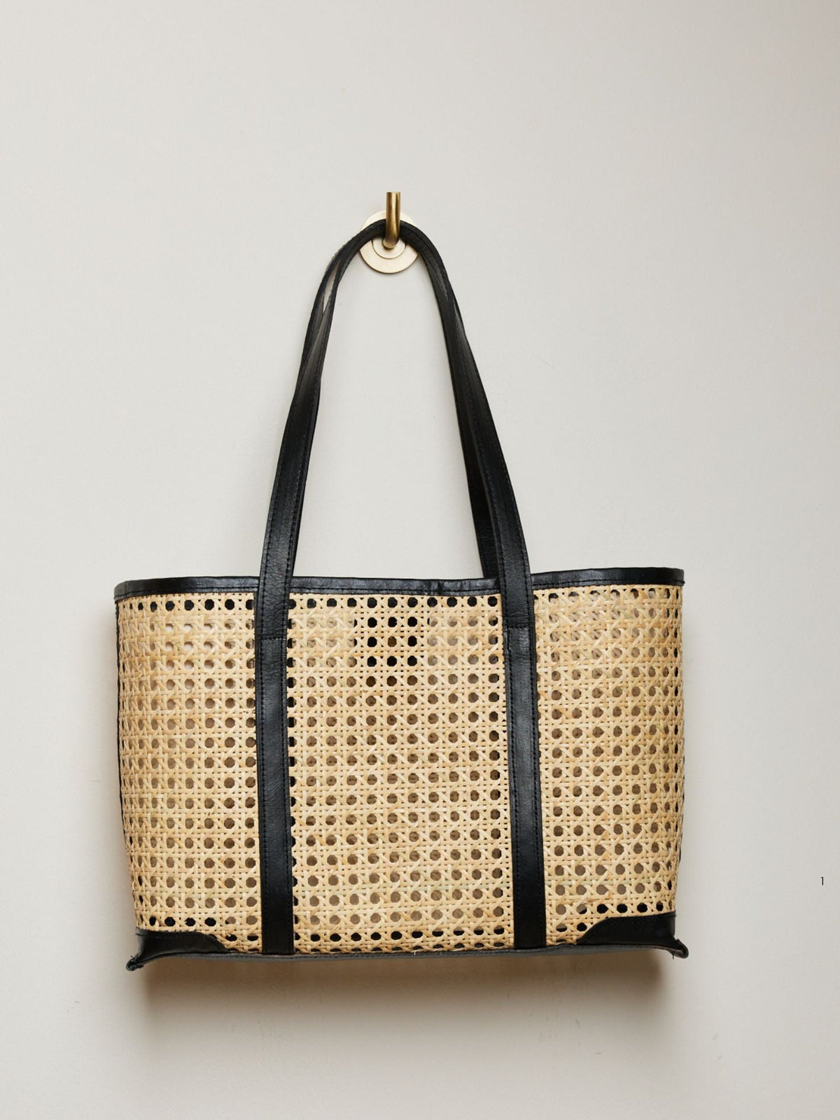 State Of Embrace | Linear Tote Large | Onyx