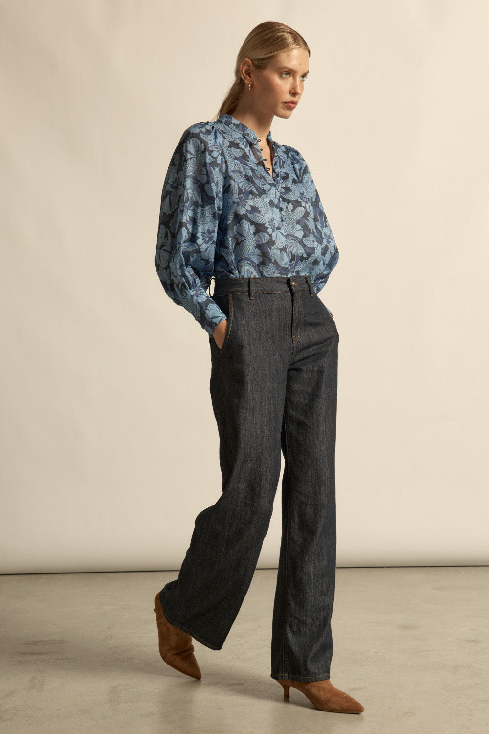 Zoe Kratzmann | Vista Top | Moonstone Garden