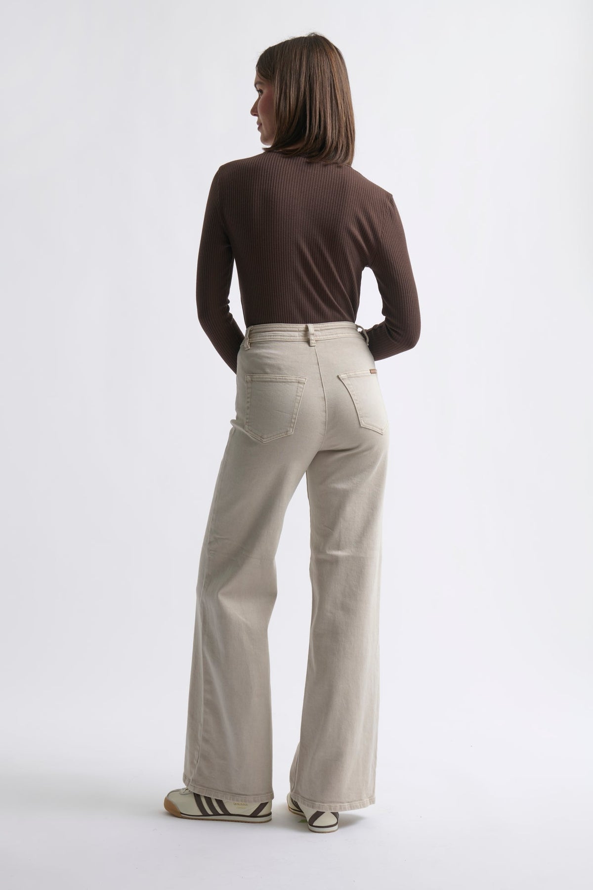 Kireina | Harper Jean Leather Pocket | Sand