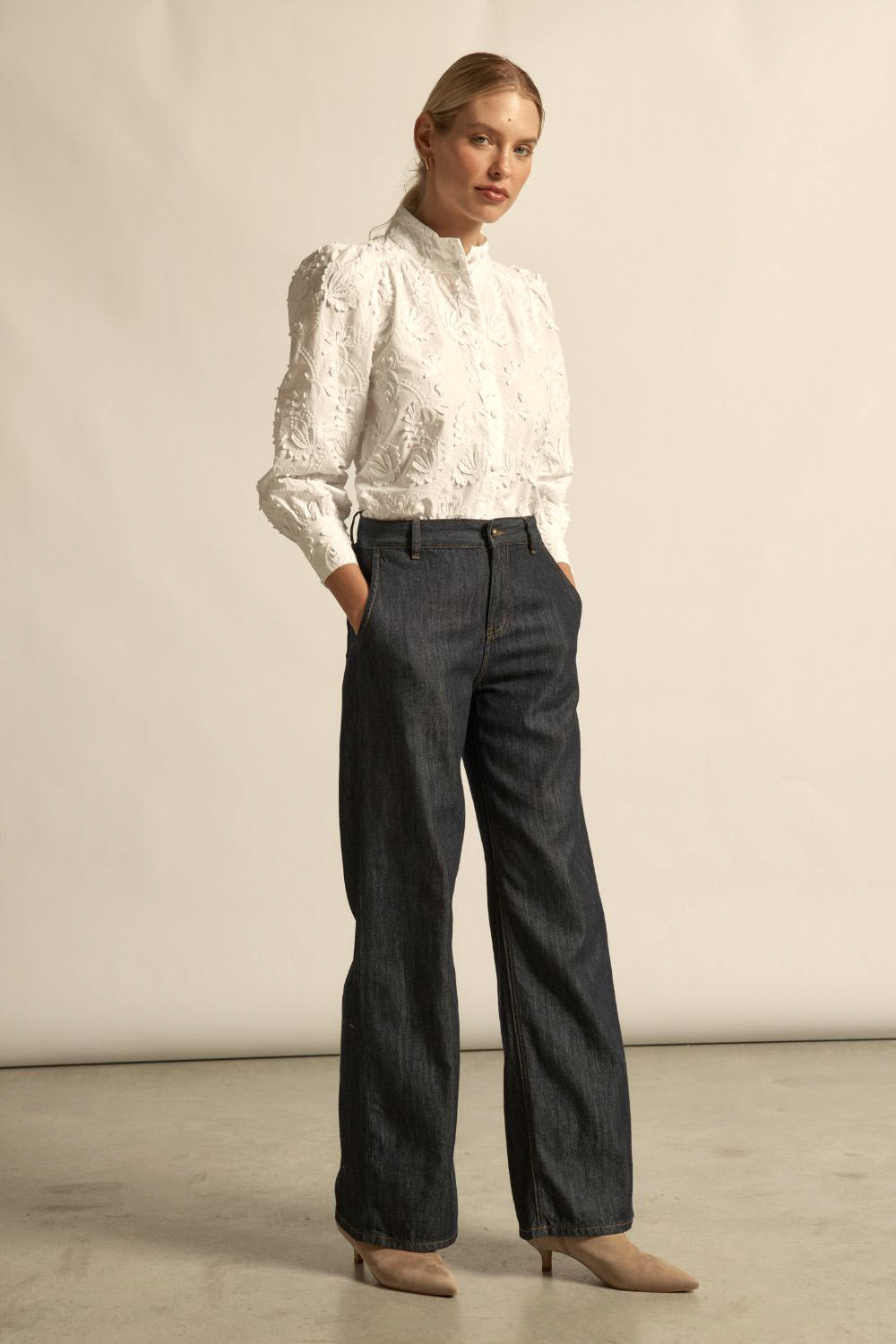 Zoe Kratzmann | Fete Top | Porcelain