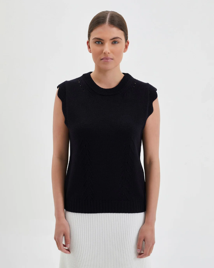 Iris & Wool | Scallop Vest | Black