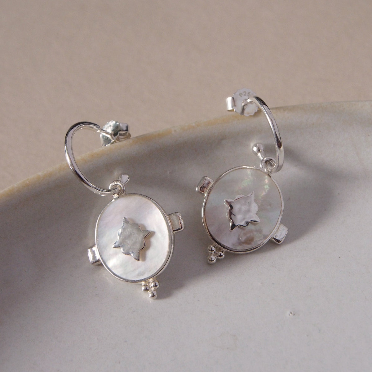 Murkani | Temple Moon | Oval Earring With Mother Of Pearl | Sterling Silver