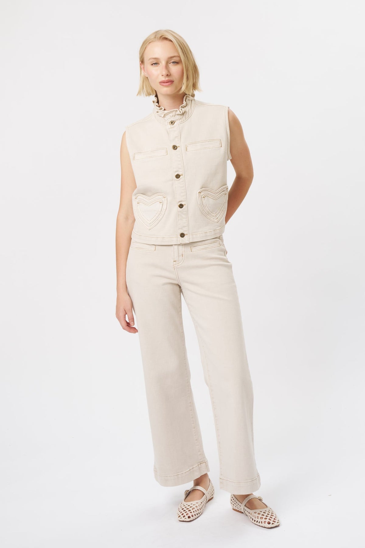 Kireina | Amy Vest | Sand