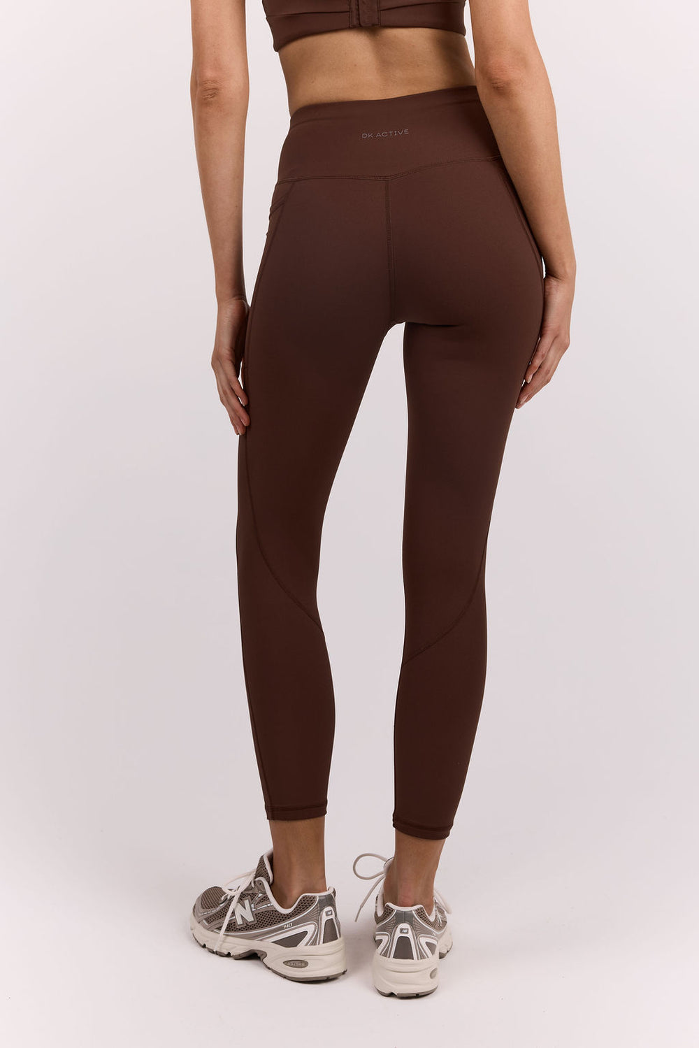 DK Active | Elevate 7/8 Tight | Chocolate